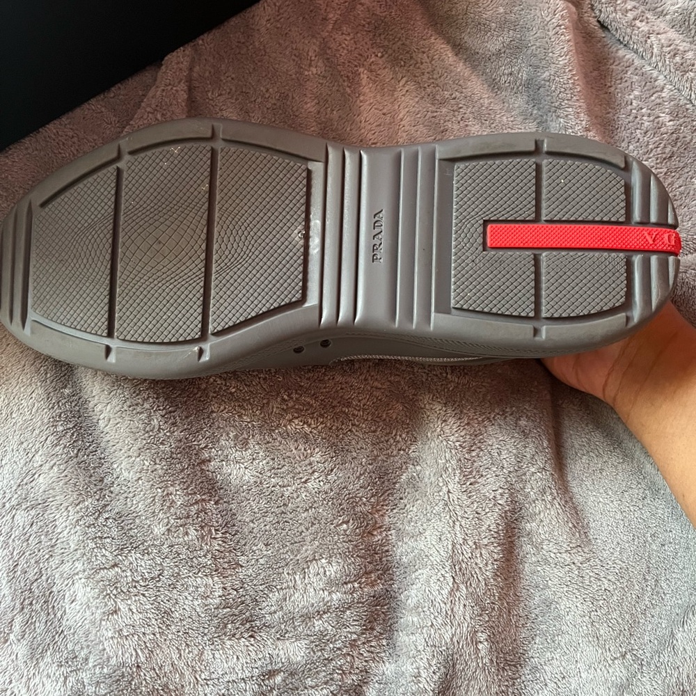 Prada Gray Sneakers Sleek Minimalist Design - Picture 4 of 4